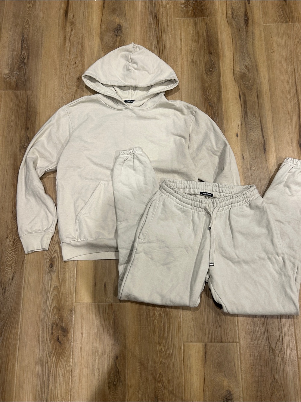 TALENTLESS Off-White (Scour) Hoodie and Drawstring Sweatpants Set